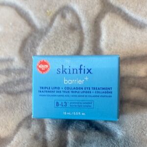 Skin Blue Eye Cream for Bright and Hydrated Eyes